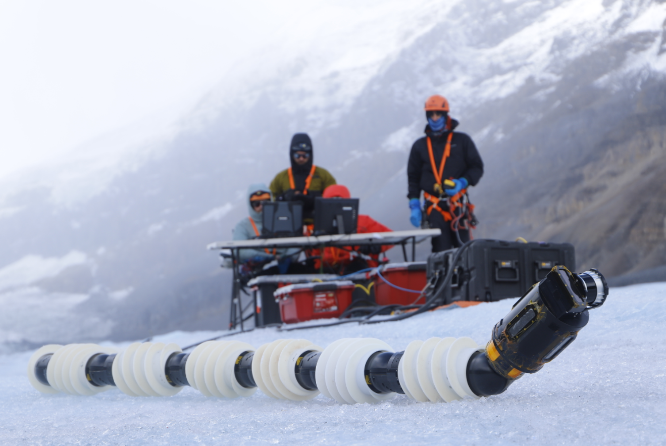В NASA показали невероятного робота-змея, который будет искать жизнь в ледяных океанах спутника Сатурна