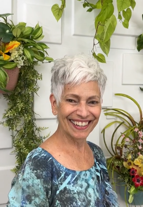 Эта стрижка для женщин после 50 омолодит минимум на 10 лет (видео)