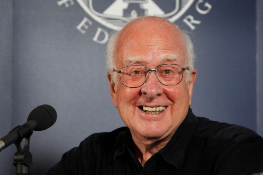 Помер видатний фізик і лауреат Нобелівської премії Пітер Хіггс: що відомо про його життя й досягнення