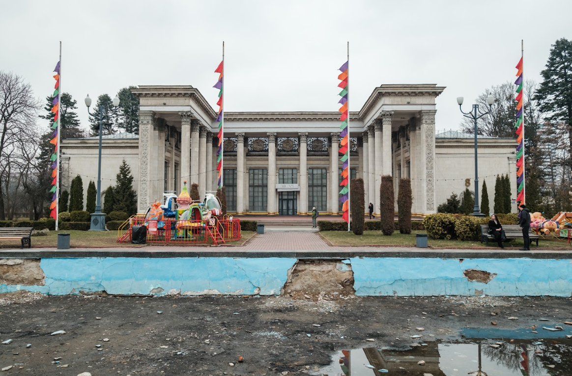 Збитків на мільйон! Як постраждав ВДНГ за час повномасштабної війни: фото до та після