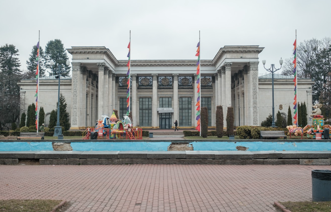 Збитків на мільйон! Як постраждав ВДНГ за час повномасштабної війни: фото до та після