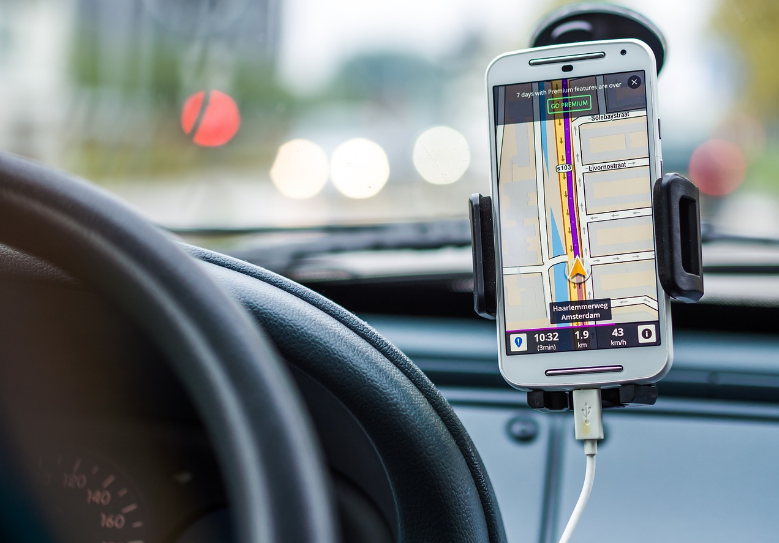 Как зарядить телефон без электричества: 12 простых способов