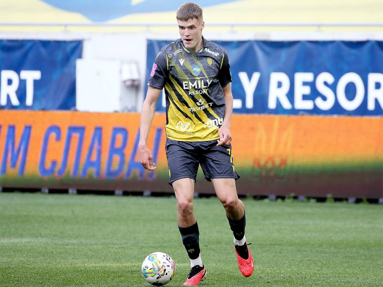 Игроки ФК "Рух" стали номинантами на Golden Boy 2024