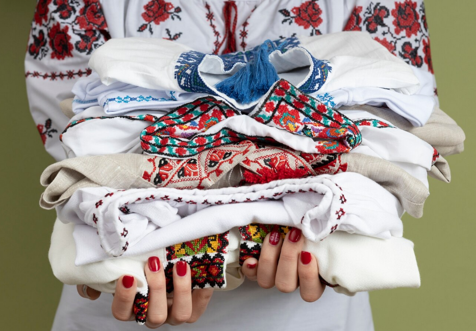 Как правильно стирать, сушить и гладить вышиванку: практические советы