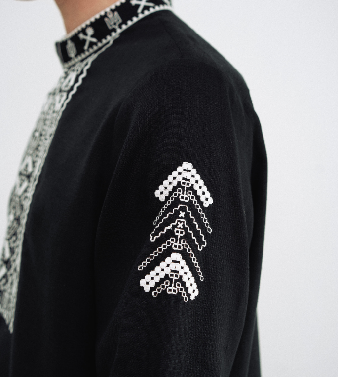 Зеленський вразив українців неймовірною вишиванкою. Скільки вона коштує і що означає орнамент