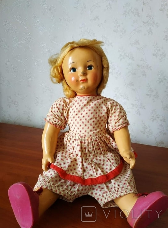 "Сокровище" из бабушкиного шкафа. Обычная кукла принесет 40 тысяч и вот как она выглядит (фото)