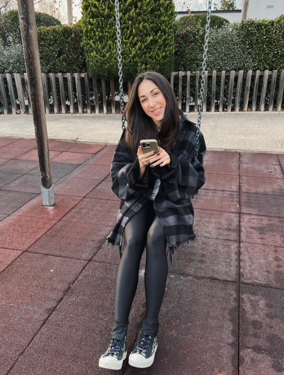 Знакомы с 1 класса: смотрите, как выглядит жена-красавица Артема Довбика