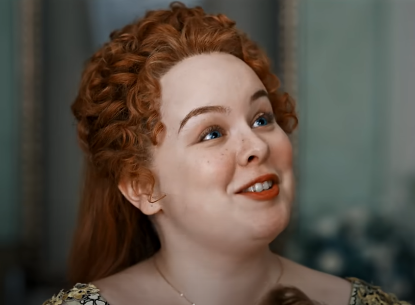 Какой была звезда "Бриджертонов" до сериала: будто другой человек (фото)