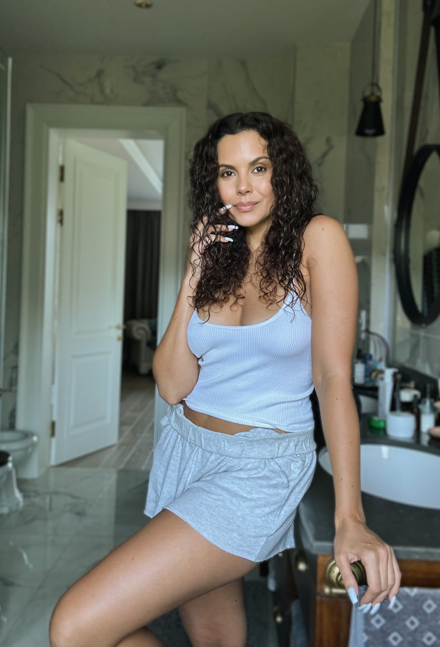 Настя Каменських зізналася, чи робить "уколи краси", і дала три б'юті-поради