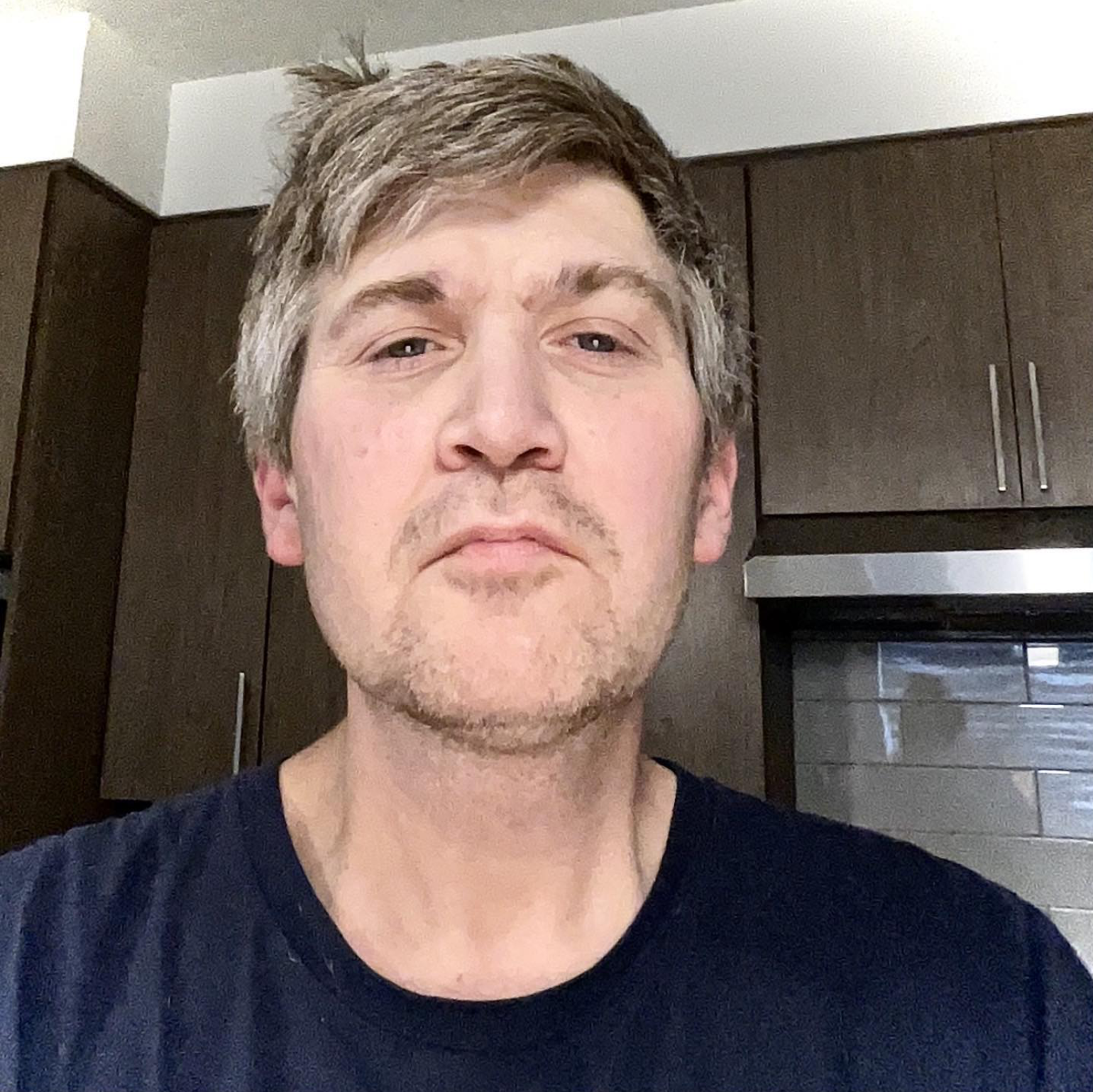 Умер актер Бенджи Грегори, сыгравший мальчика в сериале "Альф"