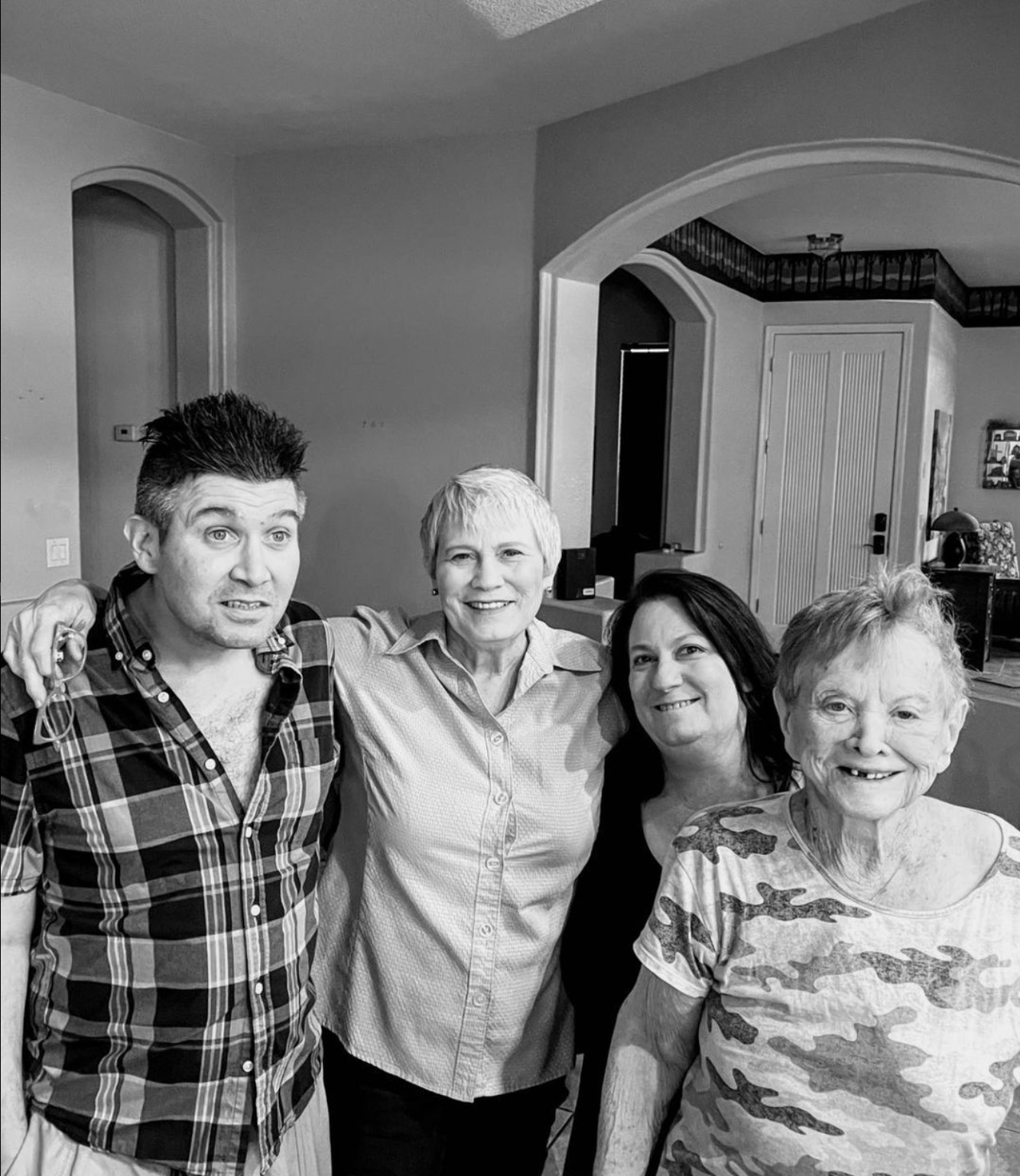 Умер актер Бенджи Грегори, сыгравший мальчика в сериале "Альф"