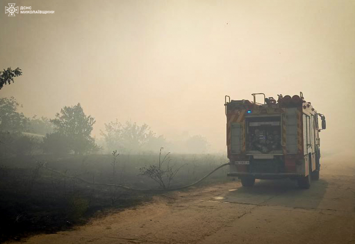 "Розплавлені" машини, перегрів колій та пожежі. Якого лиха завдає аномальна спека Україні
