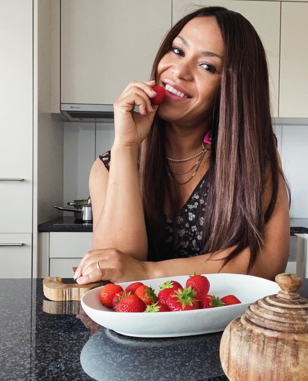 После языкового скандала. Гайтана "засветилась" за границей и выступила с русскими песнями (видео)