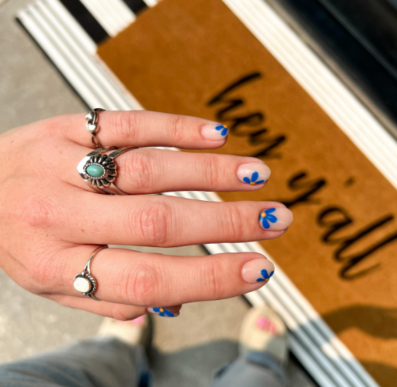 5 идей трендового маникюра на короткие ногти. "Дорогие" дизайны для всех возрастов