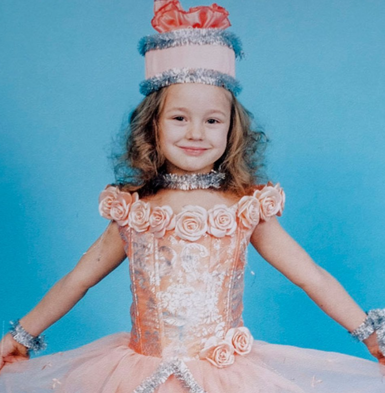 Яркие фото и факты из личной жизни Дарьи Билодид, покинувшей ОИ-2024 из-за скандала