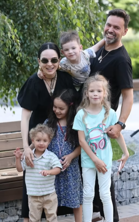 Мирошниченко трогательно поздравили приемного сына с днем рождения. Торт и 200 воздушных шаров (видео)