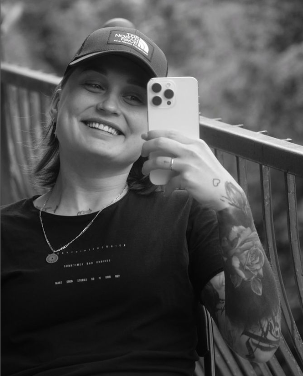 Памʼятаєте Юлю "Бандитку" з шоу "Від пацанки до панянки"? Зараз ви її не впізнаєте