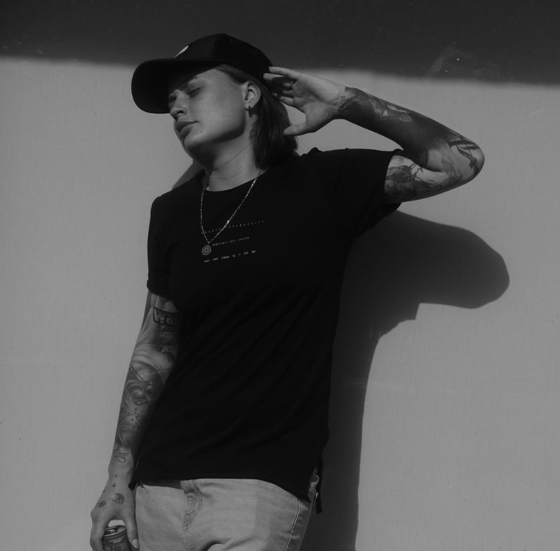 Памʼятаєте Юлю "Бандитку" з шоу "Від пацанки до панянки"? Зараз ви її не впізнаєте