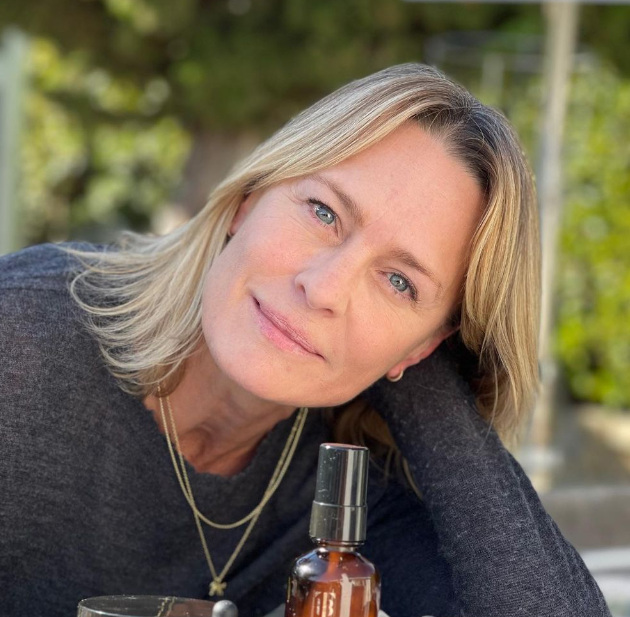 Помните Дженни из "Форреста Гампа". Сейчас вы ее не узнаете