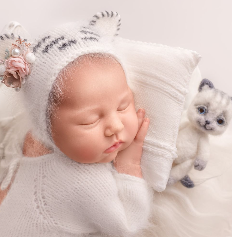 Кот и Татаринцева довели до слез кадрами с маленькой дочерью: "Наш котенок"