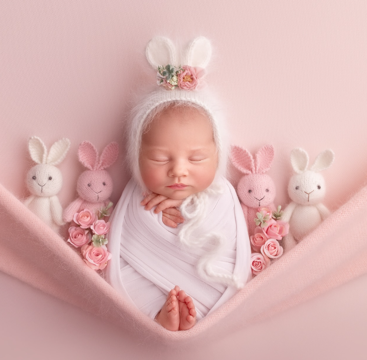 Кот и Татаринцева довели до слез кадрами с маленькой дочерью: "Наш котенок"