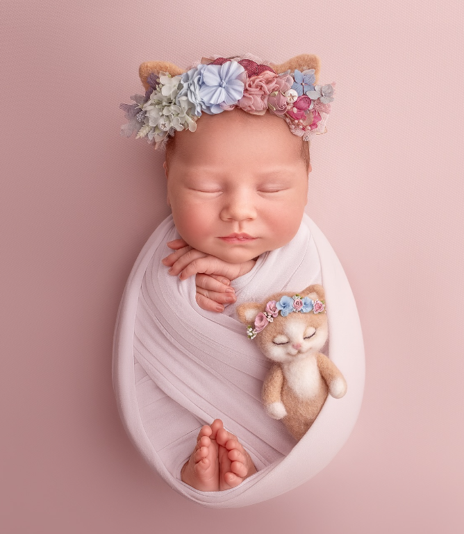 Кот и Татаринцева довели до слез кадрами с маленькой дочерью: "Наш котенок"