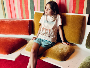 Звезда сериала "Все женщины - ведьмы" очаровала редкими кадрами единственной дочери