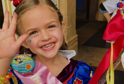 Звезда сериала "Все женщины - ведьмы" очаровала редкими кадрами единственной дочери