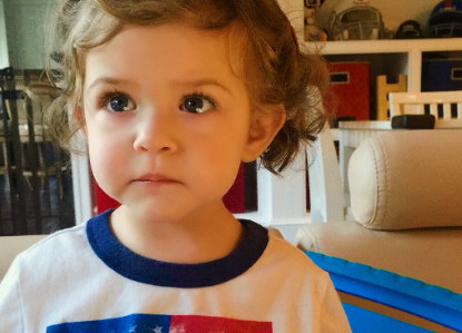 Звезда сериала "Все женщины - ведьмы" очаровала редкими кадрами единственной дочери