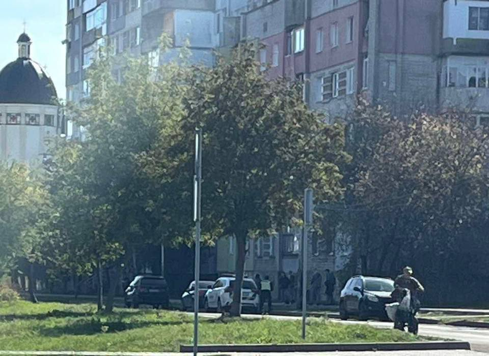 У Львівській області невідомий обстріляв автомобіль