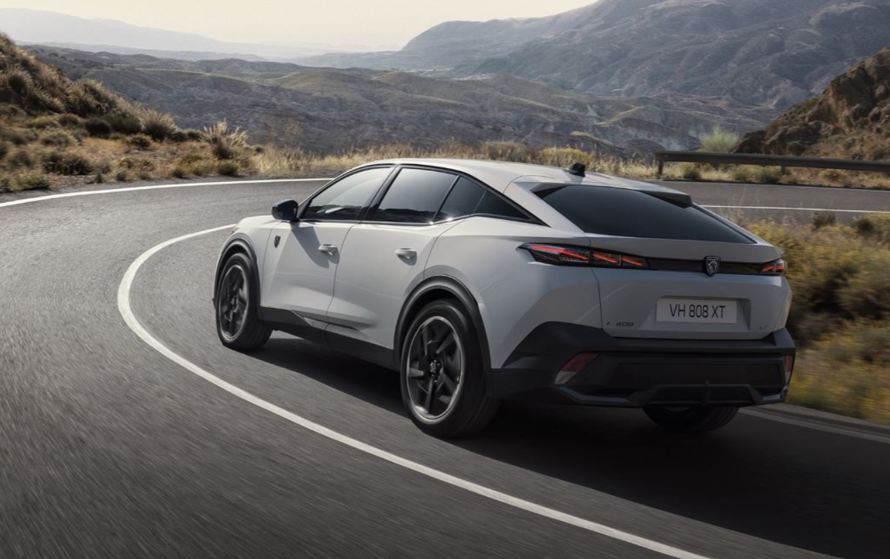 Peugeot официально представил электрический кроссовер Е-408: названы цены и характеристики