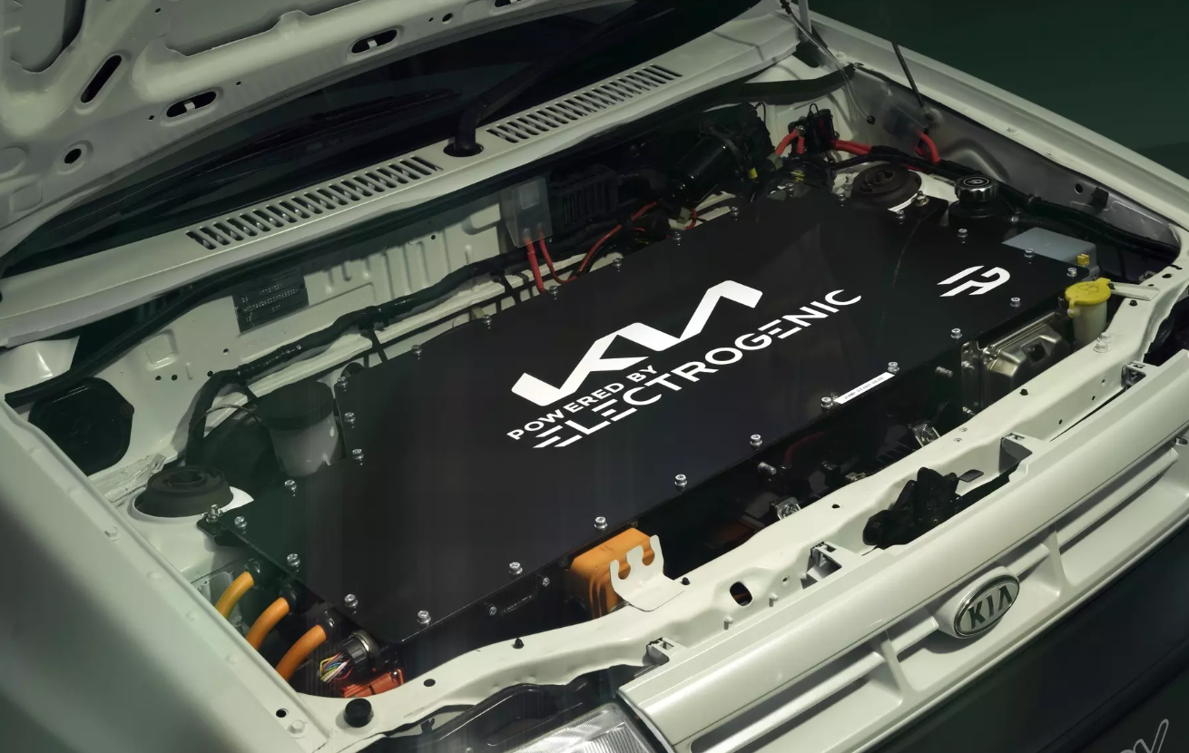 На честь ювілею: Kia створила унікальний електромобіль з механічною трансмісією