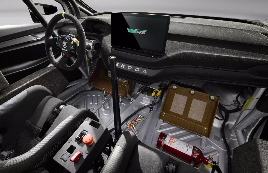 Skoda представила ефектний електромобіль для ралі: опубліковані фото та характеристики