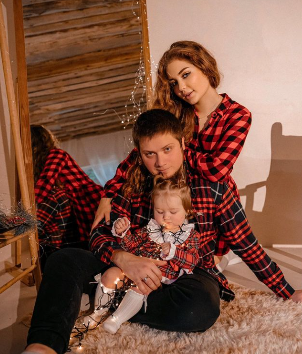 Відома блогерка ефектно розсекретила незвичайне ім'я сина. Орендувала цілий стадіон (відео)