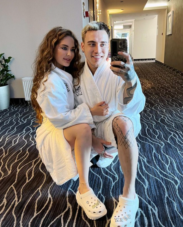 Відома блогерка ефектно розсекретила незвичайне ім'я сина. Орендувала цілий стадіон (відео)