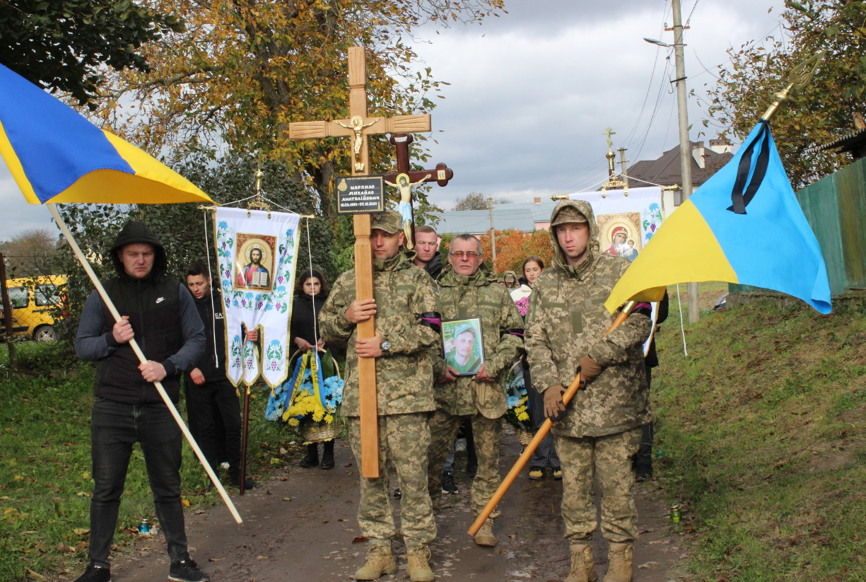 У Львівській області священники УПЦ МП влаштували скандал на прощанні з воїном: деталі