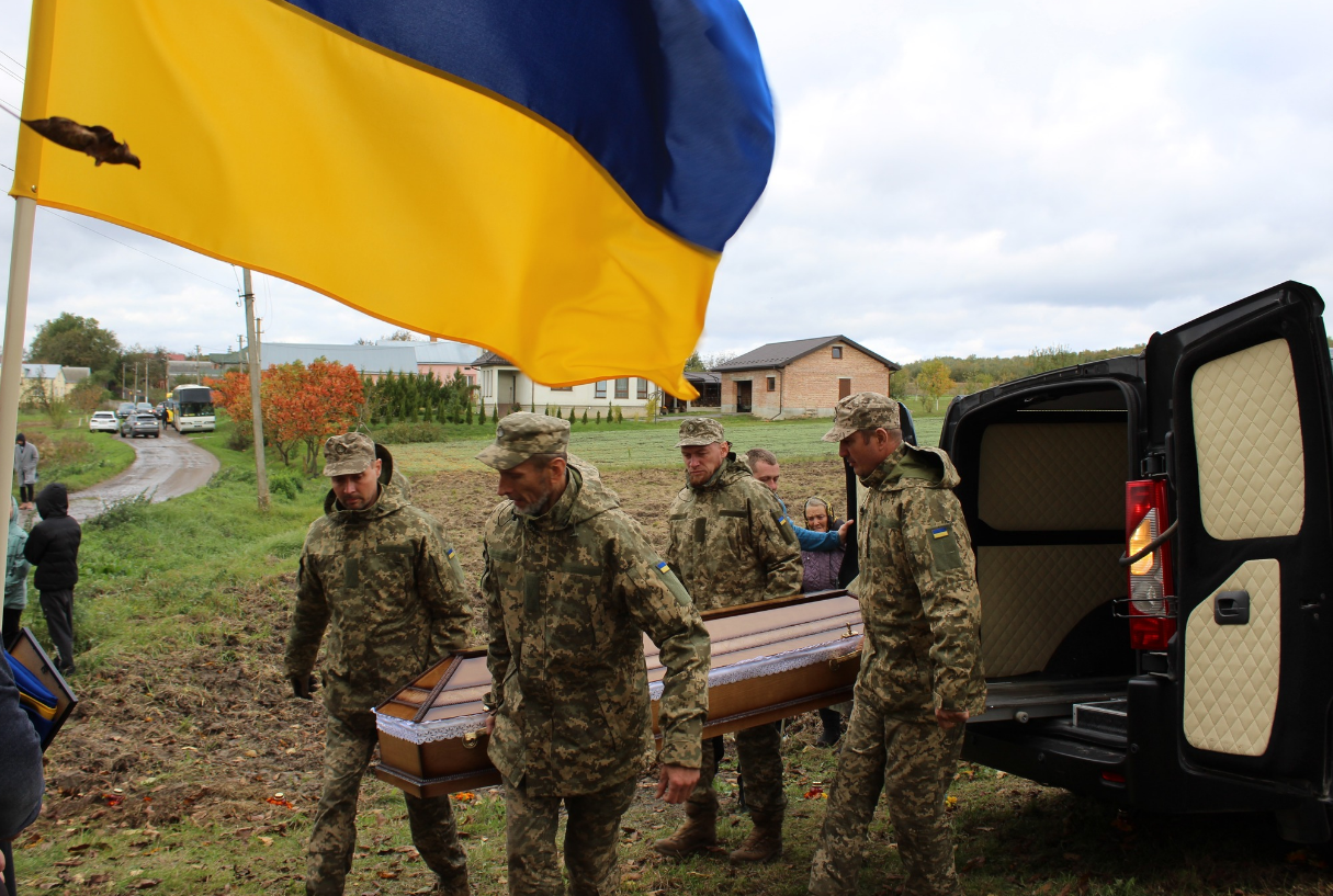 У Львівській області священники УПЦ МП влаштували скандал на прощанні з воїном: деталі