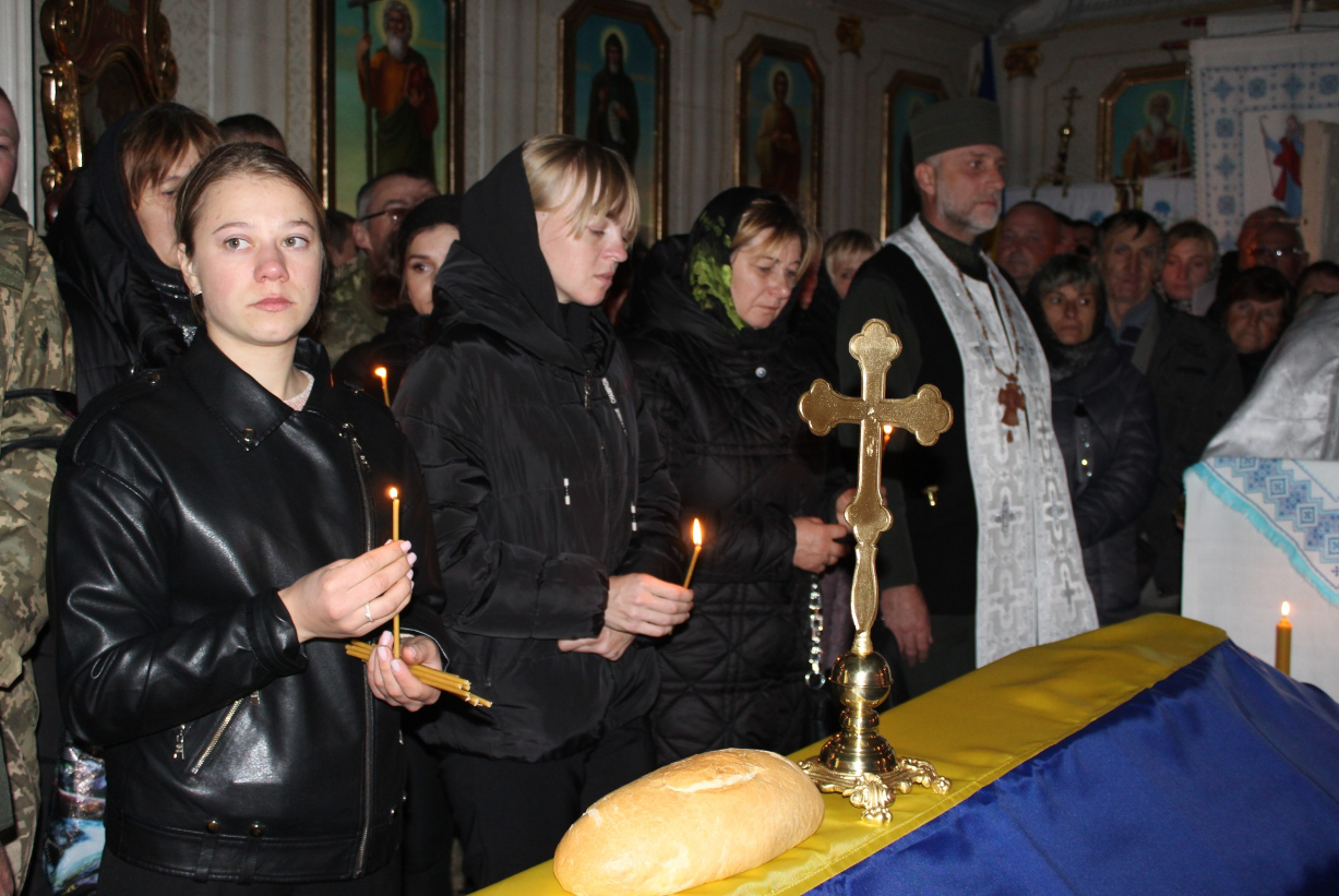 У Львівській області священники УПЦ МП влаштували скандал на прощанні з воїном: деталі