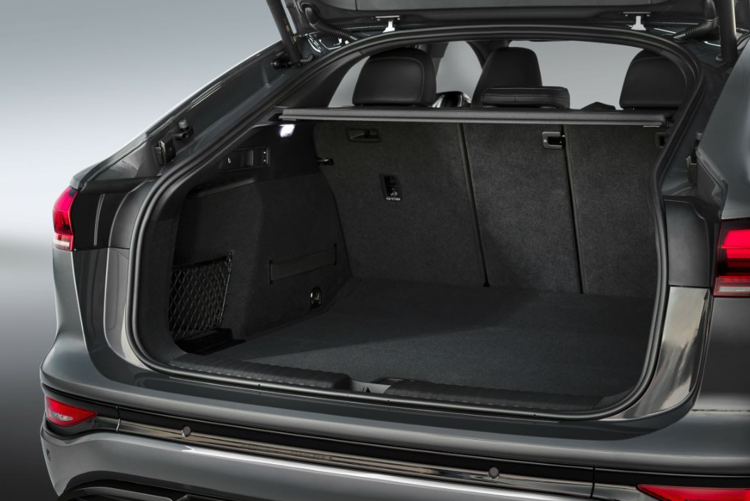 Audi представила повнорозмірний електричний кросовер: названі ціни та ключові фішки