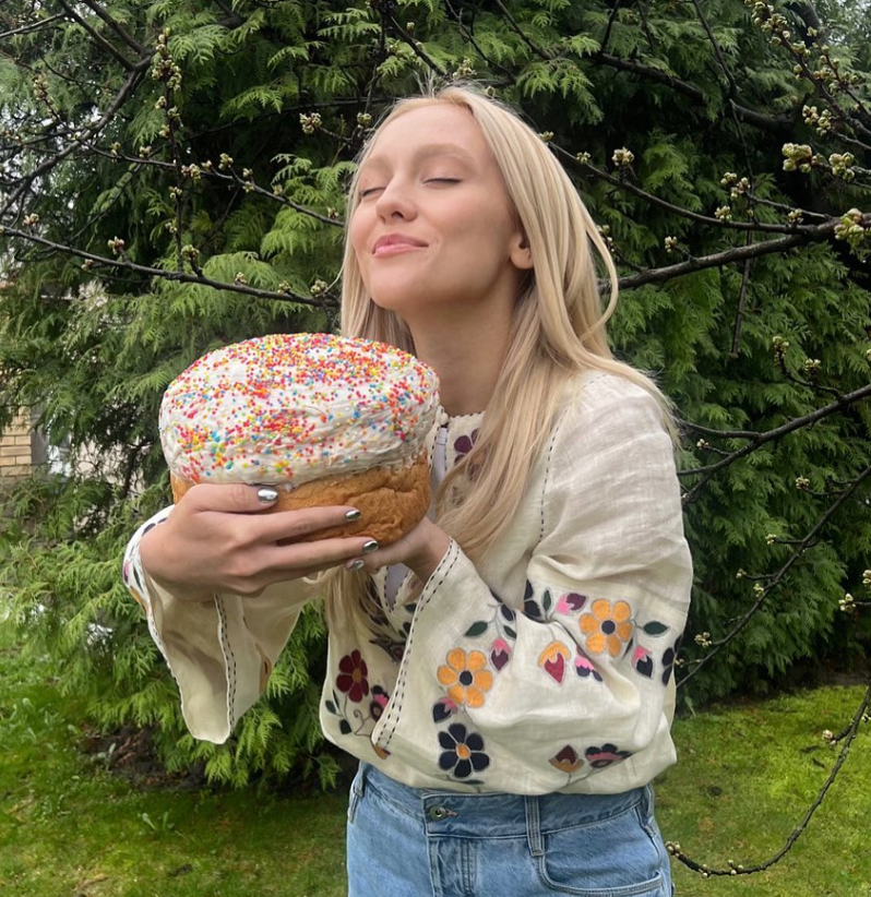 "Секонд", бабусин одяг та особлива вишиванка. Популярна співачка розкрила секрети свого гардероба