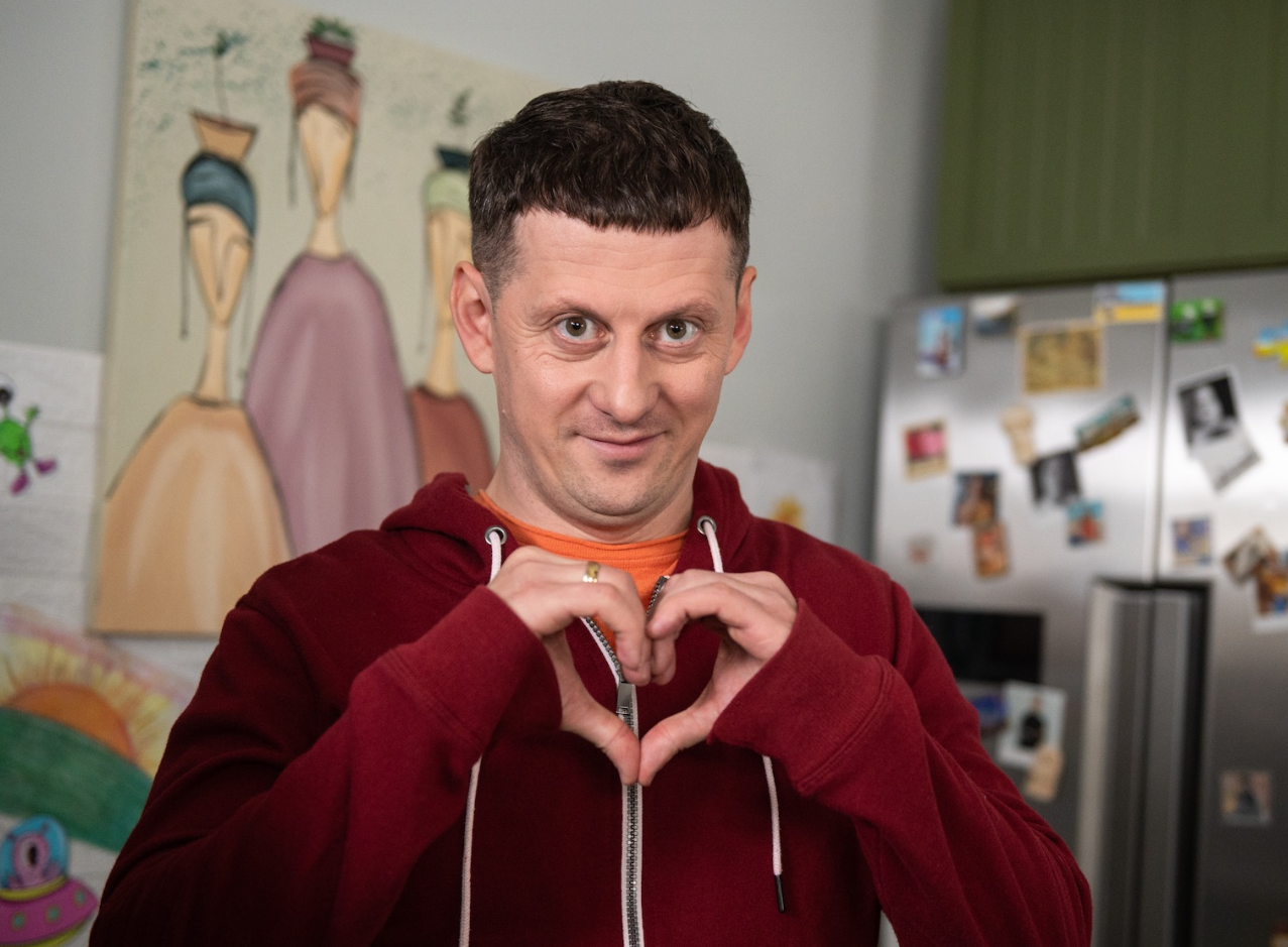 Переведення годинників в Україні: відомі актори зізналися, що про це думають