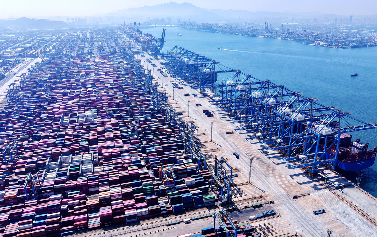 Трамп штовхає світ у кризу? Чому страх торгової війни обвалює фондові ринки