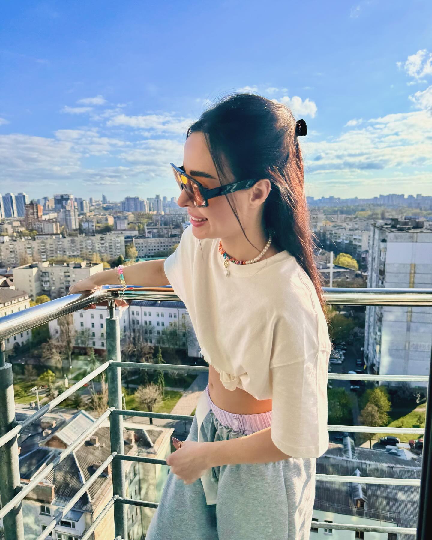 Відома українська співачка оголосила про вагітність: перші фото з животиком