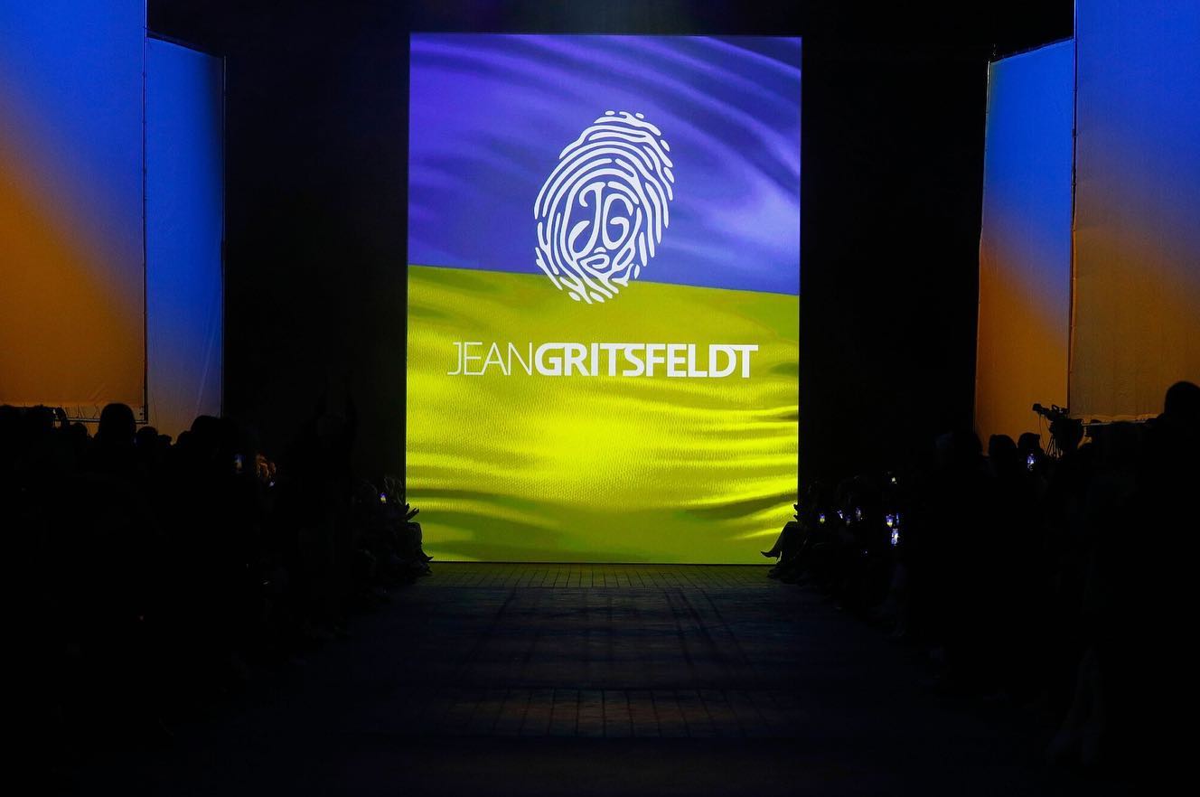 Футболка "як у Зеленського": як у світі поширюється тренд на все українське (фото)