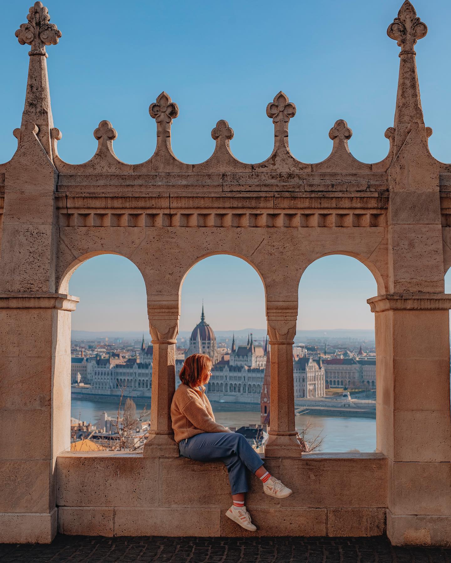 Женщина бесплатно живет в красивых домах по всему миру уже несколько лет: как ей это удается