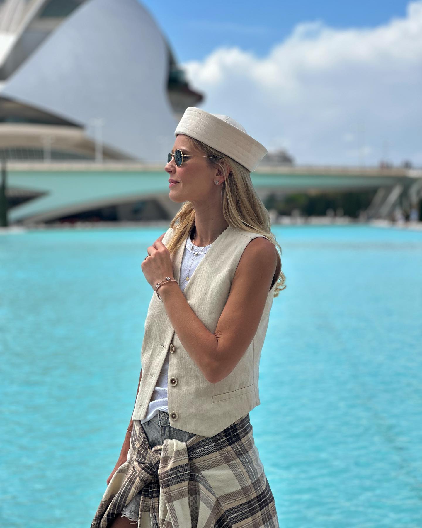 Известная украинская актриса показала, как объединить тренды этого сезона в итальянском стиле (фото)