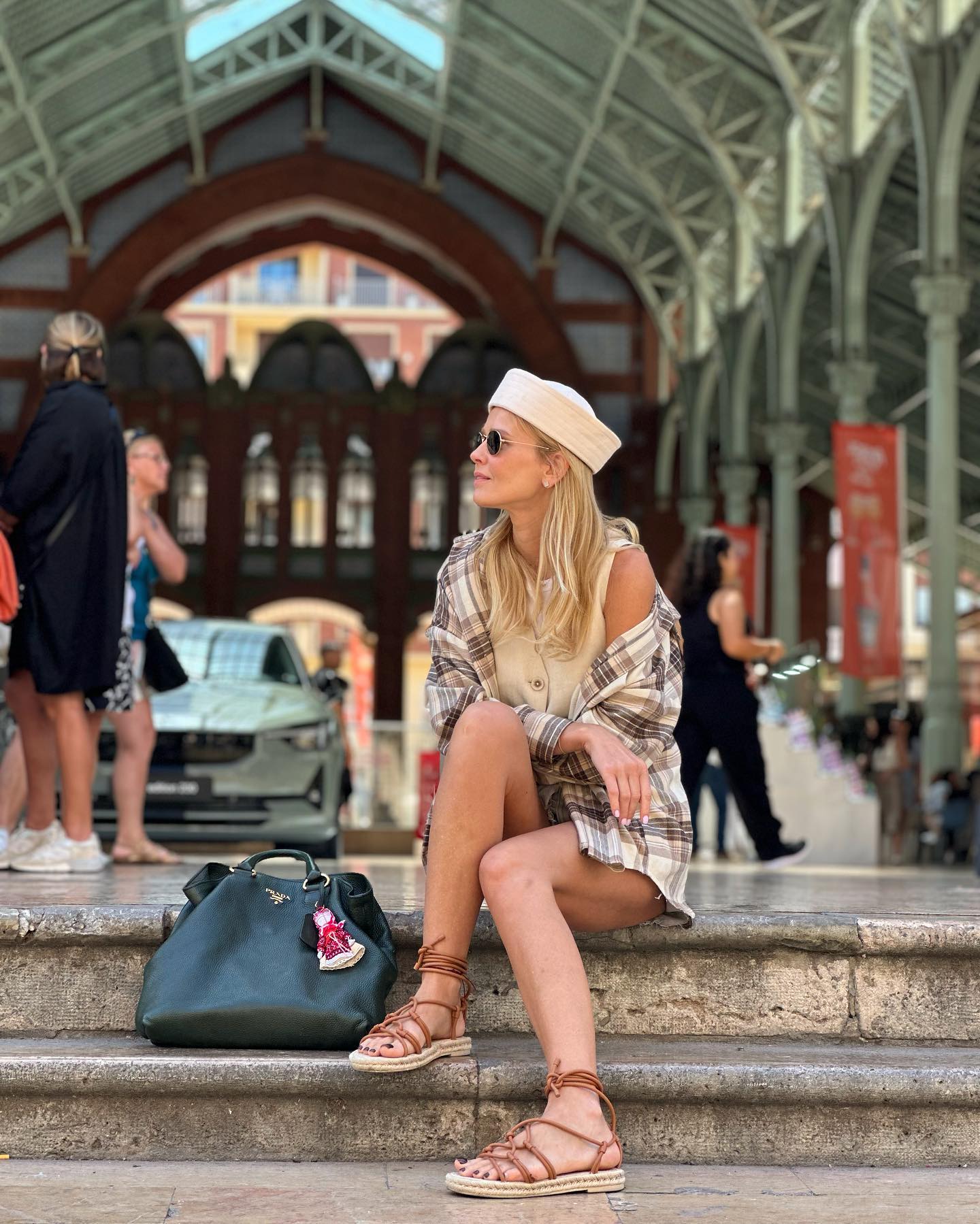 Известная украинская актриса показала, как объединить тренды этого сезона в итальянском стиле (фото)