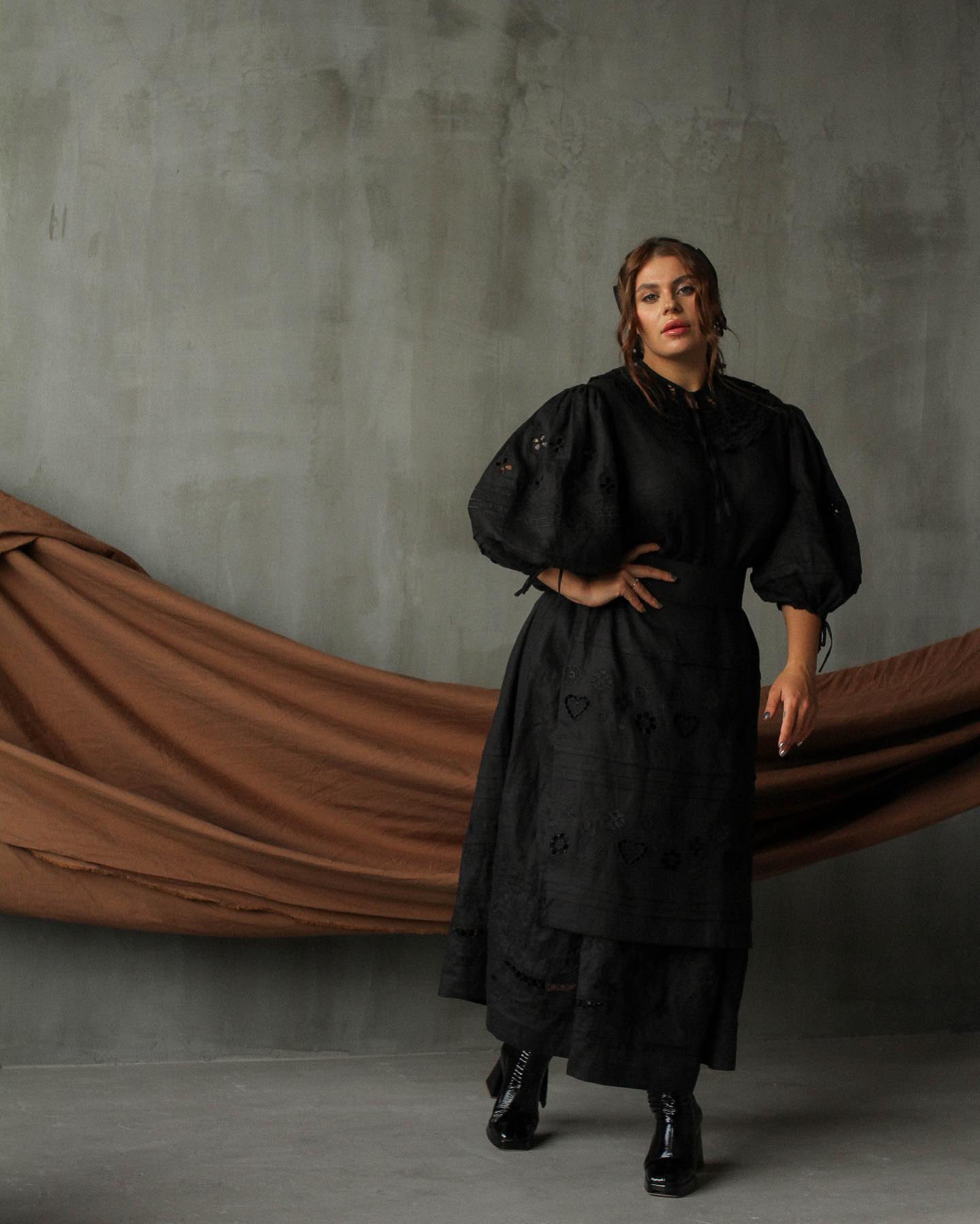 Носит подделки и ворует в секонд-хенде: Николас Карма рассекретил стоимость лука Саши Зарицкой