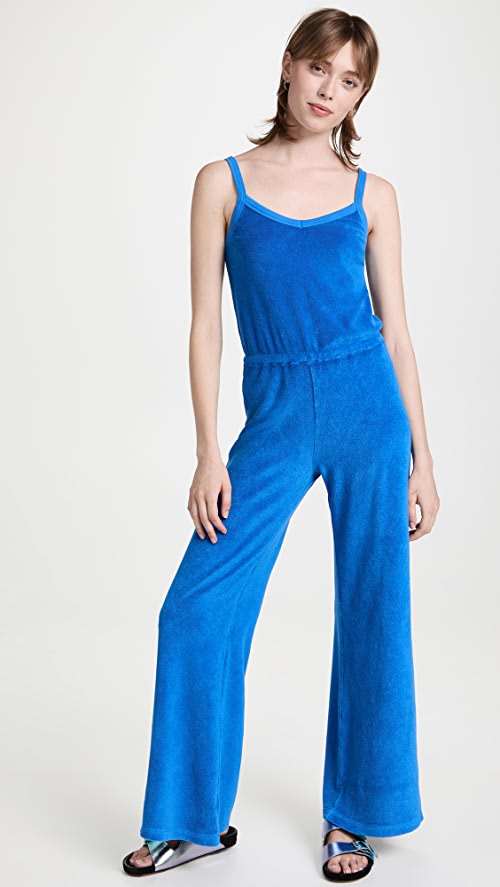 "Пухнастий" одяг став новим трендом літа 2022 року: як носити красиво