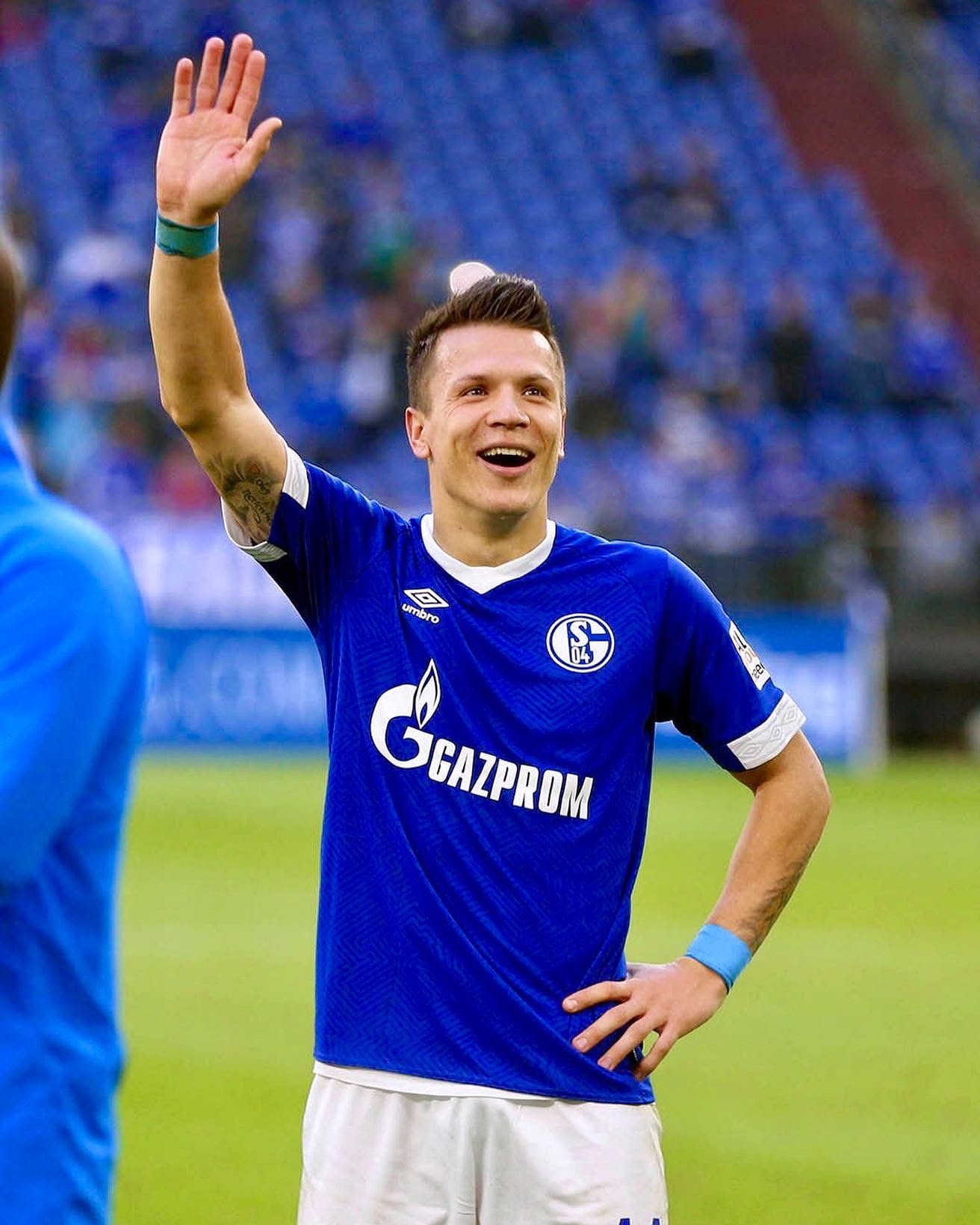 Ненавистный "Газпром". Бывший клуб Коноплянки будут спасать болельщики